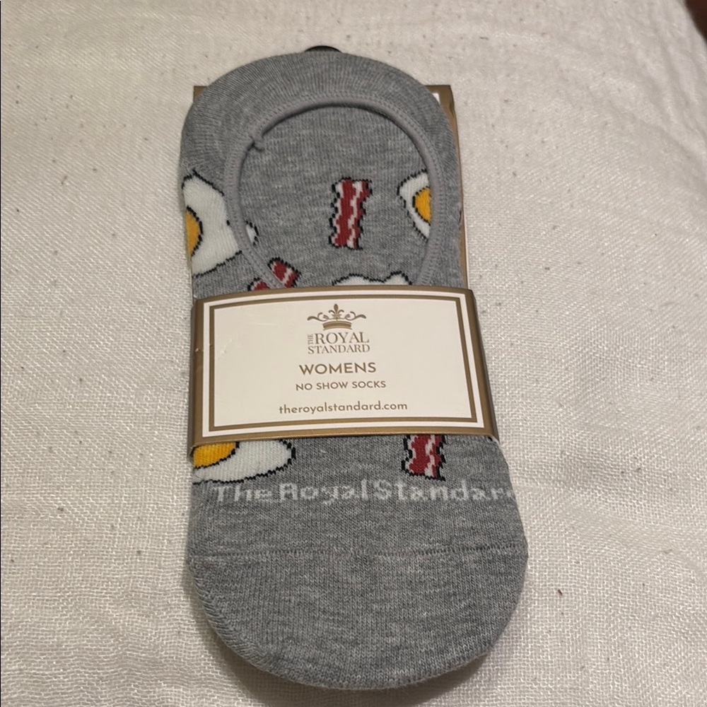 The Royal Standard Gray No Show Socks